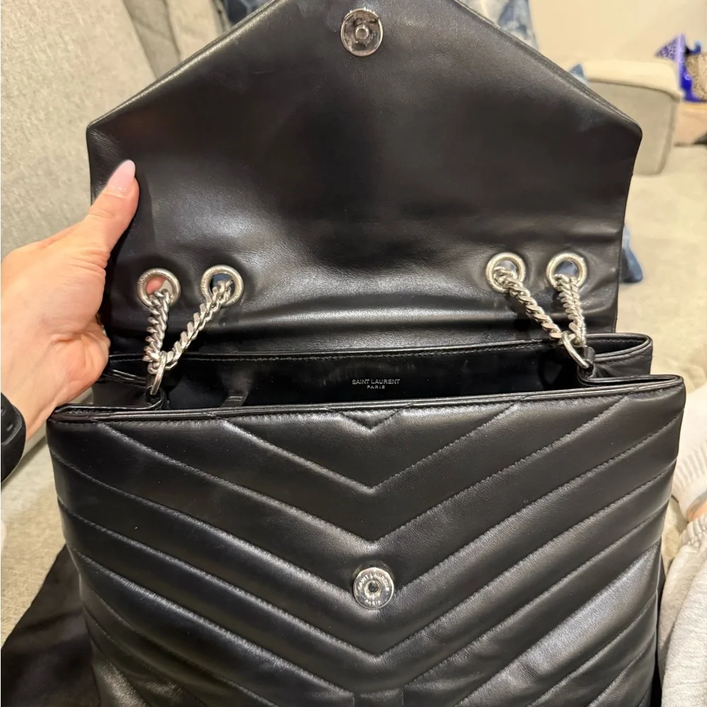Saint Laurent Medium Loulou Matelassé Leather Shoulder Bag - Picture 8 of 16